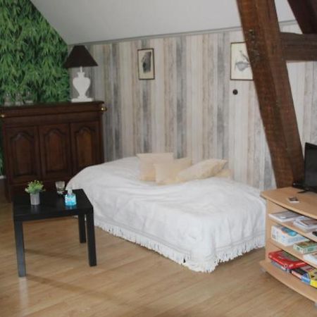 Suite Dans Les Dependances Du Chateau Agonges Eksteriør billede